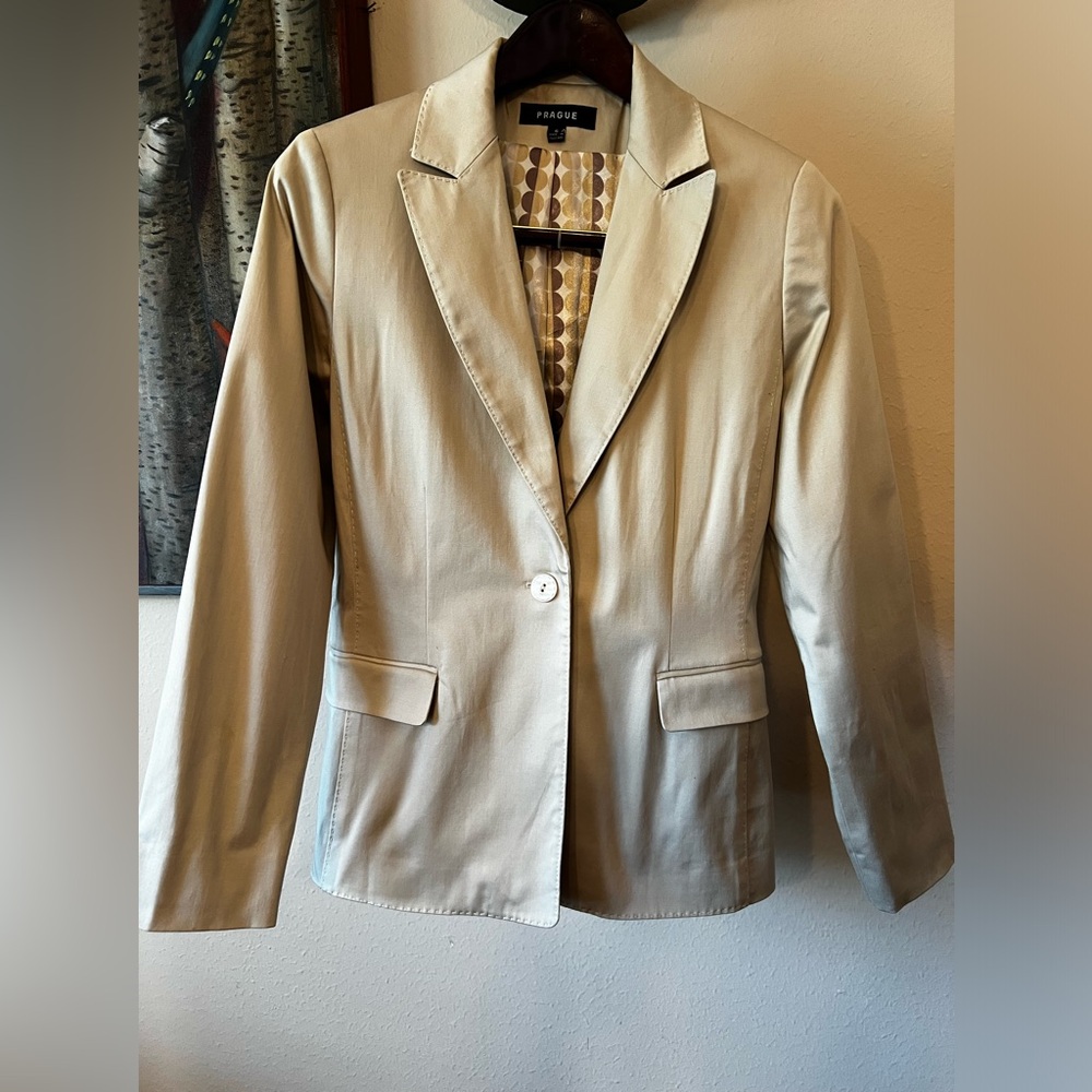 Prague Khaki Women’s Cotton Blend Blazer With One Bottom Closure Size 6